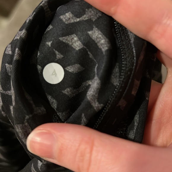 Lululemon Athletica Crop High Rise leggings - Picture 4 of 7